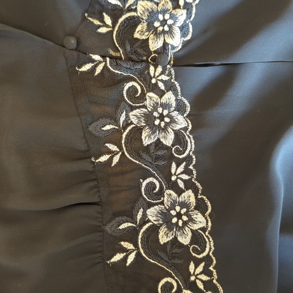 Beautiful vintage lingerie robe - Picture 2 of 8